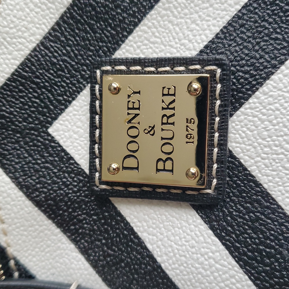 Dooney & Bourke Black and White Chevron Crossbody Bag - Picture 3 of 16